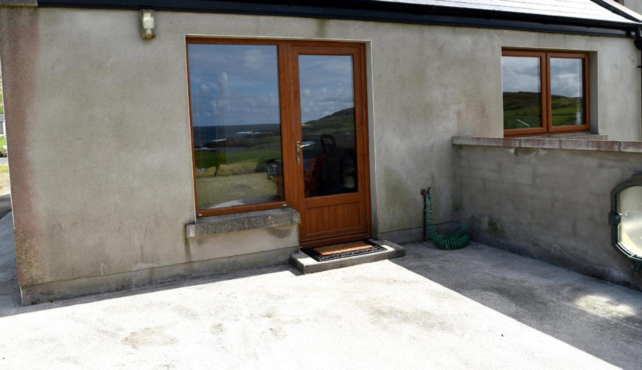 Sea View Apartment Downings Exterior foto